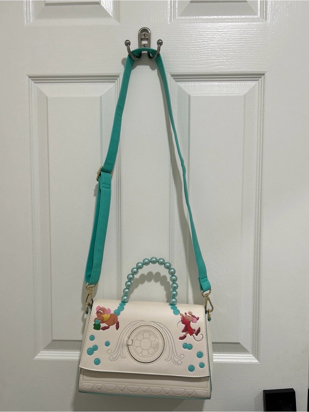 Loungefly Disney Cinderella Gus and Jaq Bead Handle Crossbody Bag - Picture 9 of 10